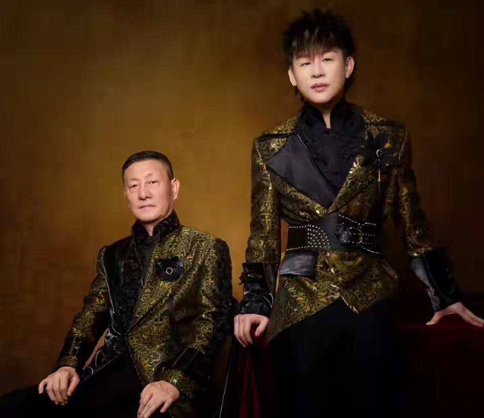 果然不出料，《歌手》决赛夜那么顶的帮唱嘉宾，还是被吐槽了……1、胡彦斌韩磊：