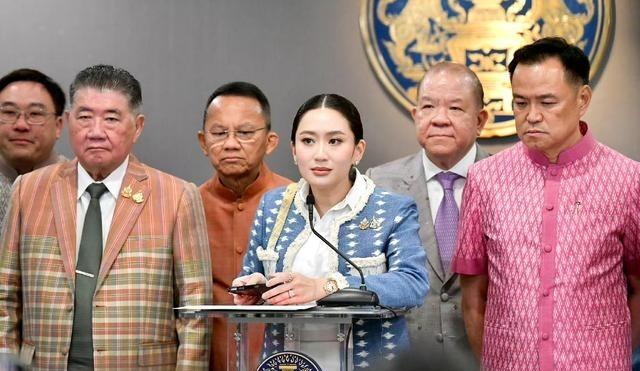 直到泰总理阿努延在韩国，向我们承诺“不设赌场“，才看明白佩通坦下台背后的逻辑。阿