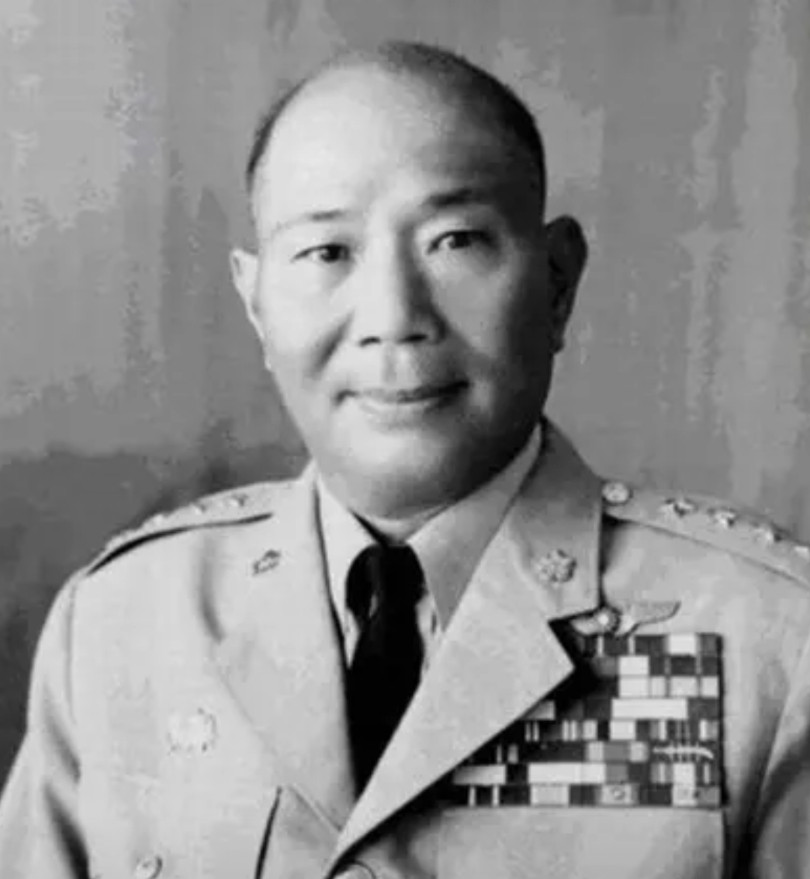 《沉默的荣耀》周至柔总长周至柔原名周百福。《道德经》中有“天下之至柔，驰骋天