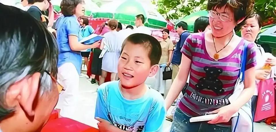 “国家的一大损失！”2000年，山东有一神童，短短的2天便念完小学，10岁那年参