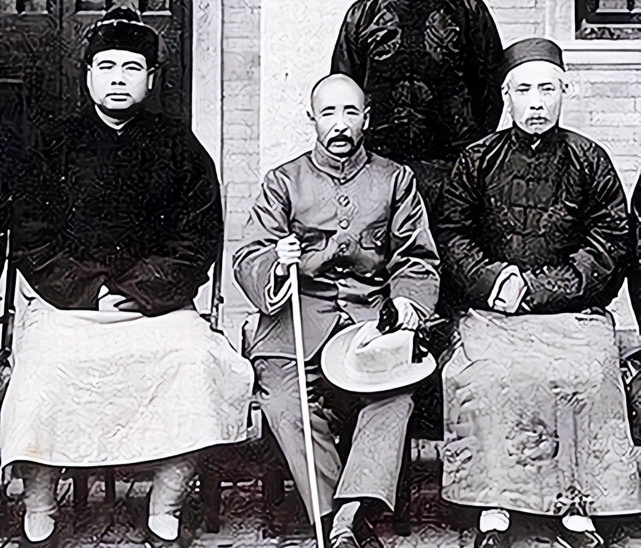 张学良晚年回忆，他领导不了父亲的老臣。他讲了一件事，有一年春节吴俊升来拜年，家里