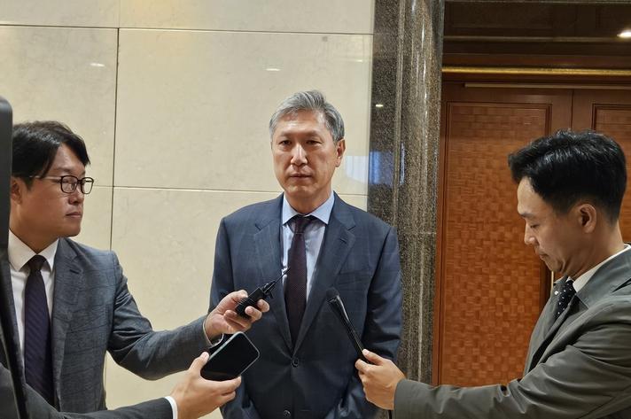 中方“杀鸡儆猴”，怕事情闹大的李在明，派人上门求网开一面据韩联社报道，韩国新