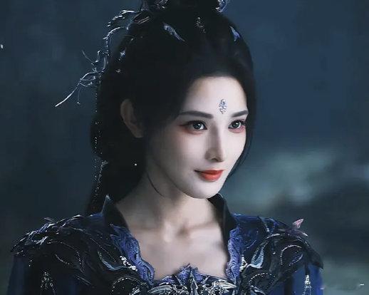 彭小苒这张脸可以适配很多古偶女主，可惜了​​​