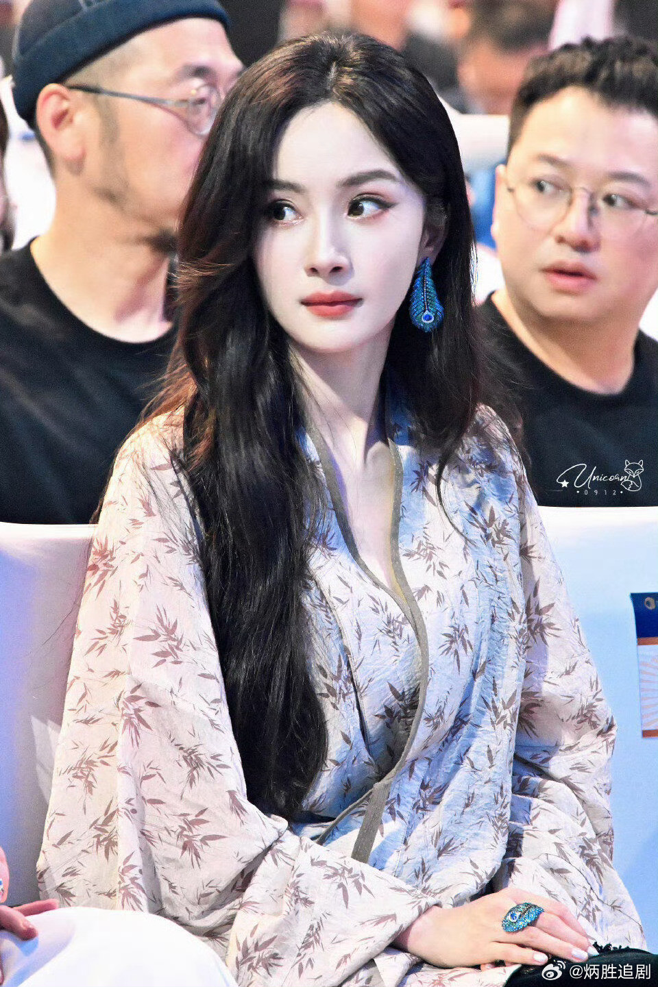 杨幂同款汉服卖爆了国民度体现在方方面面，国服两天卖了2万多单了，杨幂你这影响力[