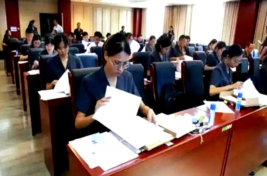 不签合同，工资可能翻倍2024年1月，人社部发话：事业单位必须用手机签电子合同
