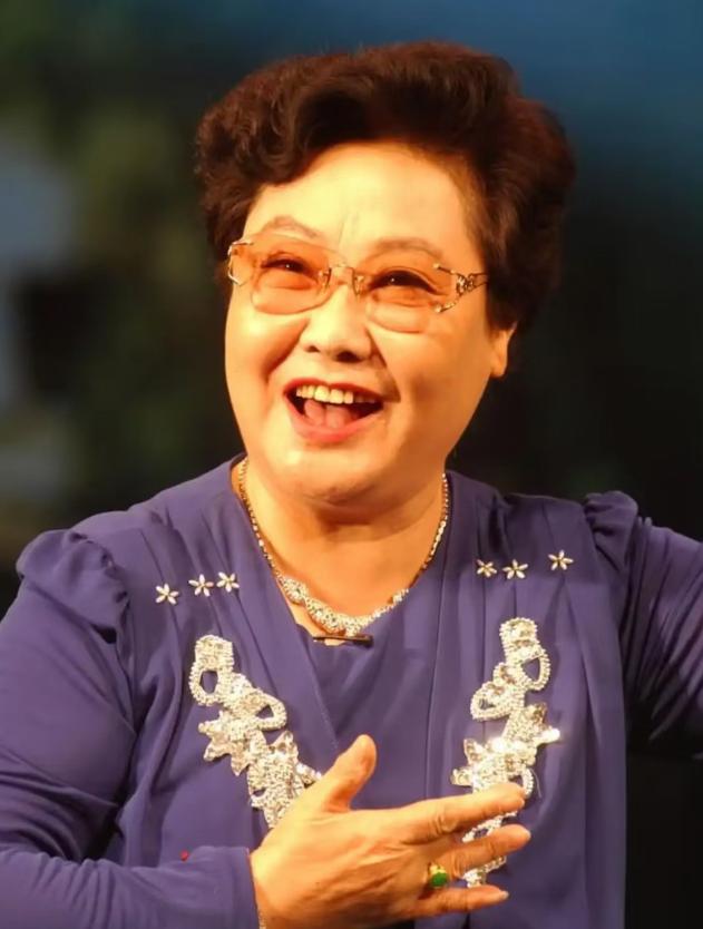 郭兰英去世了，看到她的死因，我破防了，她并不是死于意外，而是死于我们谁也逃不过的