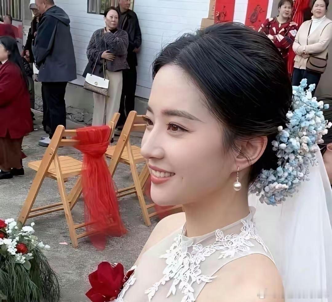 深圳有个新娘，长得跟刘亦菲贼像，颜值太哇塞了！
