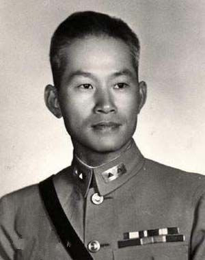 1942年，孙立人视察部队，发现一战士从河里舀了一瓢水，仰起脖子就往肚子里灌，当