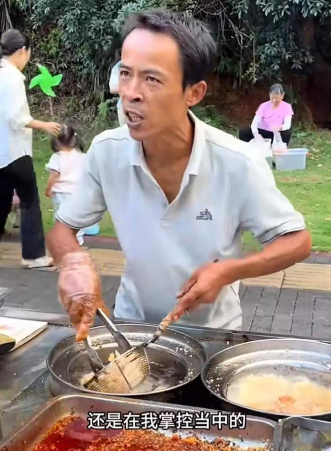 鸡排哥火了, 6元鸡排炸出600元情绪价值! 个体品牌如何破圈