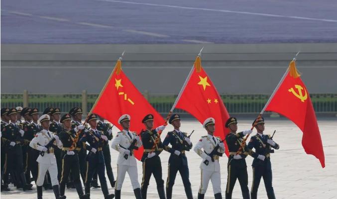 拿下苗华、何卫东后，军队内部又有大动作，不怕议论不护短，刀刃向内开始整风了。12