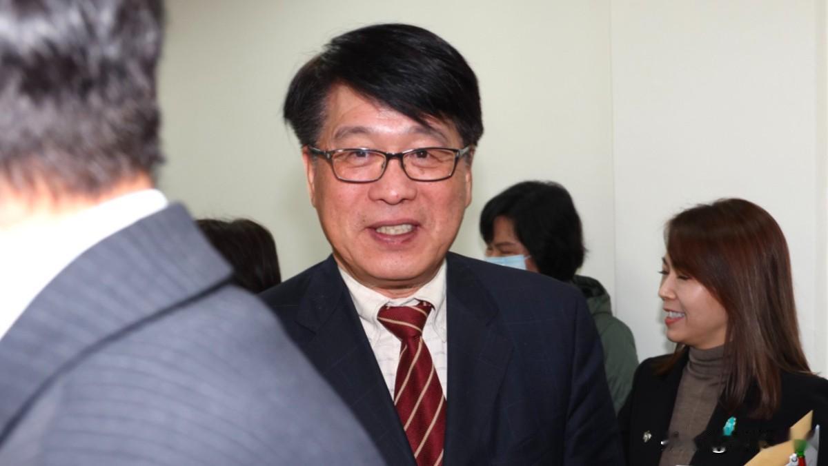 惊讶游盈隆已无民进党籍　傅崐萁讽：真的是迎向光明台选会主委被提名人游盈隆今天