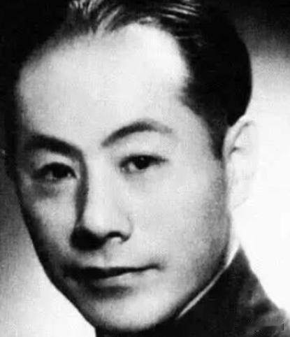 1935年，一妓女恳求37岁张伯驹：“带我走吧！我还是清白之身！”张伯驹递给老