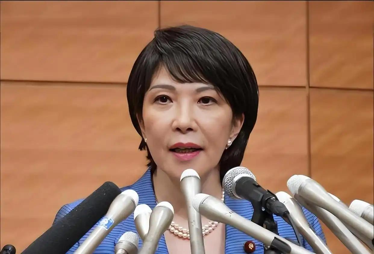 9个月，支持率从60%摔到41%，日本人终于回过味来了。 2026年7月，高