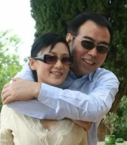 陈红嫁给陈凯歌后，鲁豫问：“你们在一起了，会不会觉得对不起倪萍？”陈红却说：“归