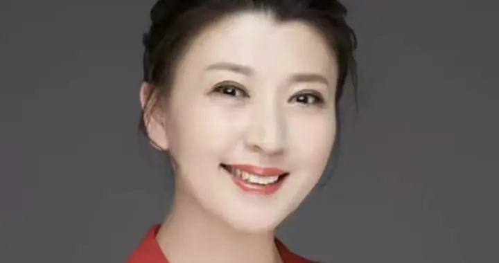 闫学晶母女风波再起：吃燕窝底气足，伊能静预言成真