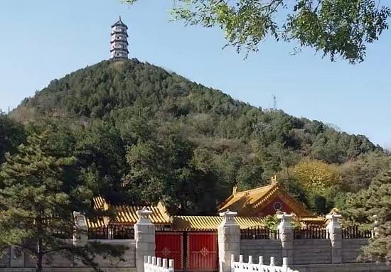 北京两大禁地，中南海办公，玉泉山休憩。比中南海更神秘的玉泉山，始于金代，距今80