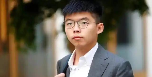 🌛黄之锋又被抓了，这次是因为涉嫌危害国家安全，而且在之前，他其实已经被判过