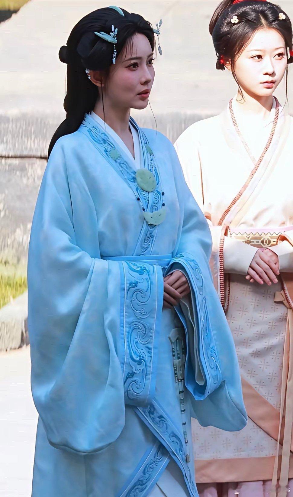 孟子义旁边的小宫女是美人心计里的小张嫣吗？这也太像了吧​​​