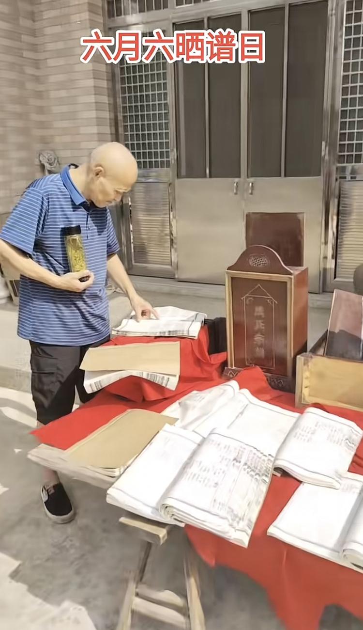 安徽的习俗太奇怪了。今天六月初六，同事说今天是晒谱的日子，不来加班了。安排好的加