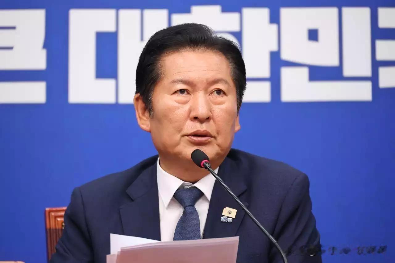 6月10日，韩国共同民主党党首郑清来面对党内争议与外界舆论，转变立场，公开认可总