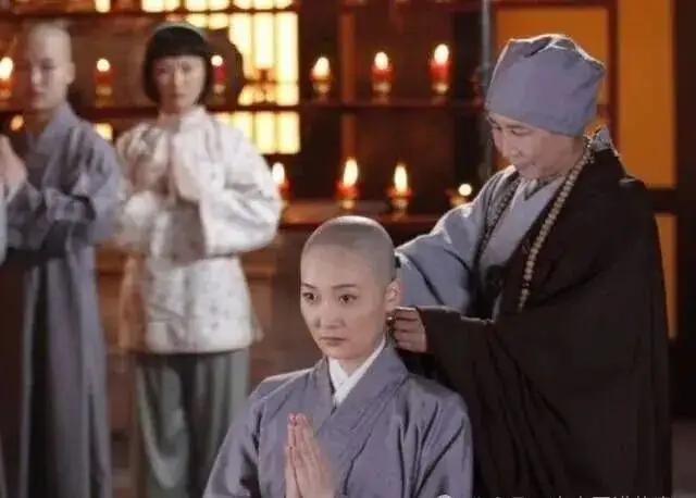 黄蓉与杨过做了什么？难怪郭襄痛哭一场，余生与青灯古佛为伴风陵渡口初相遇，一