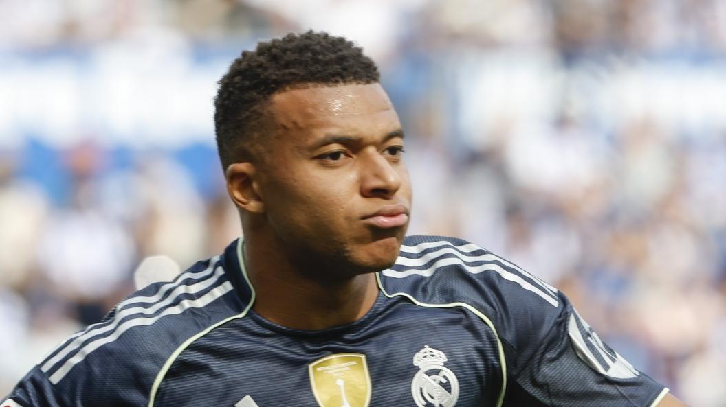 本来以为是皇马接纳了姆巴佩，结果却是姆巴佩把皇马变成了以前的大巴黎！欧冠4：3