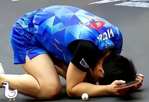 看这WTT总决赛的新闻，直接给我整笑了。张本智和又开始“做法”了，高调喊着要拿