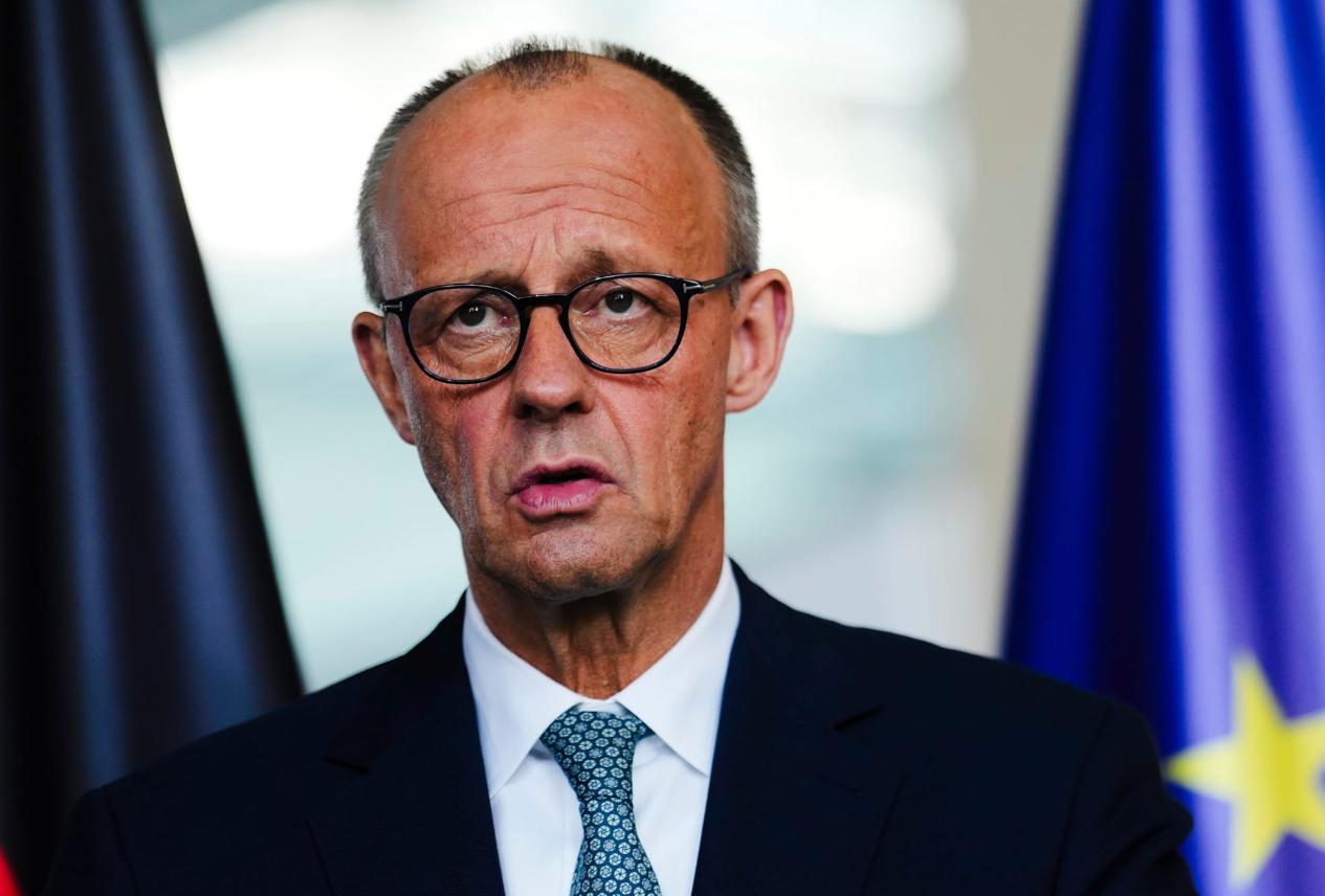 美乌在柏林谈判，德总理被请出房间，默茨：美国太无情啦上周末在德国柏林举行的美