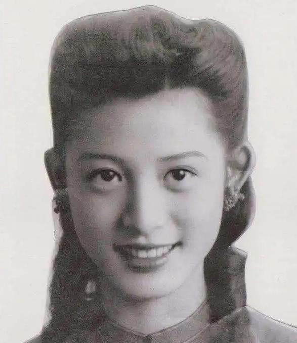 1937年，马步芳娶女红军黄光秀为妾。黄光秀找借口要换伙夫，新伙夫却是她的同袍张