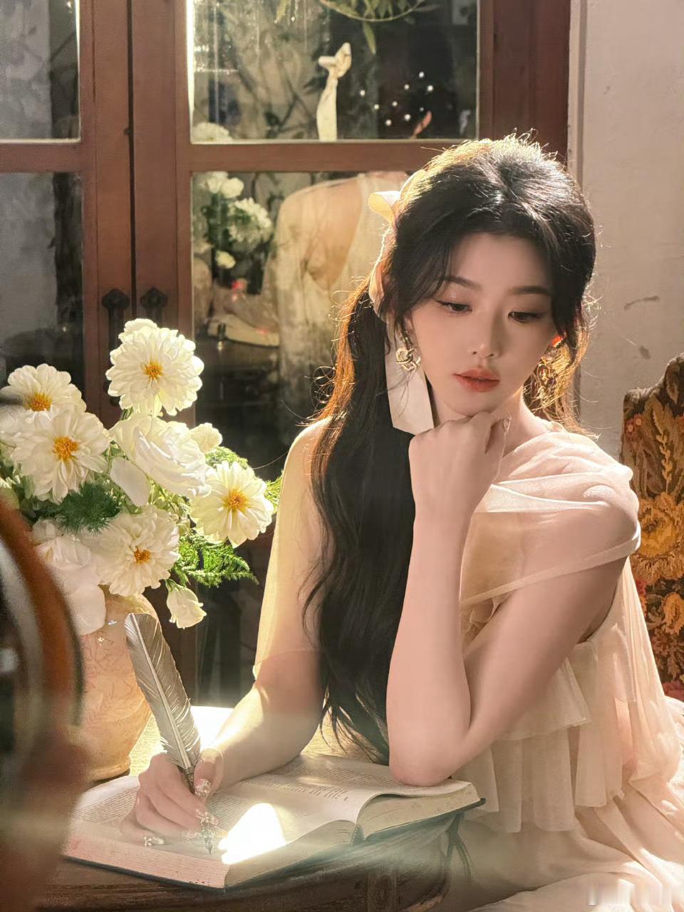 这个孔雪儿比花还美​​​