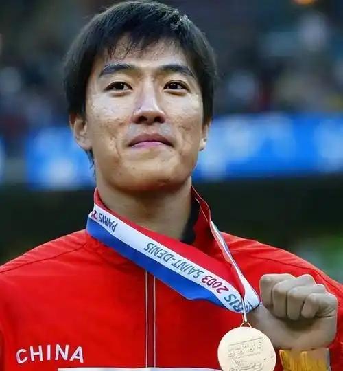 黄种人都可以拿到奥运会奖牌。 雅典、洛桑、尤金赛场上的辉煌，他当年夺冠，就连