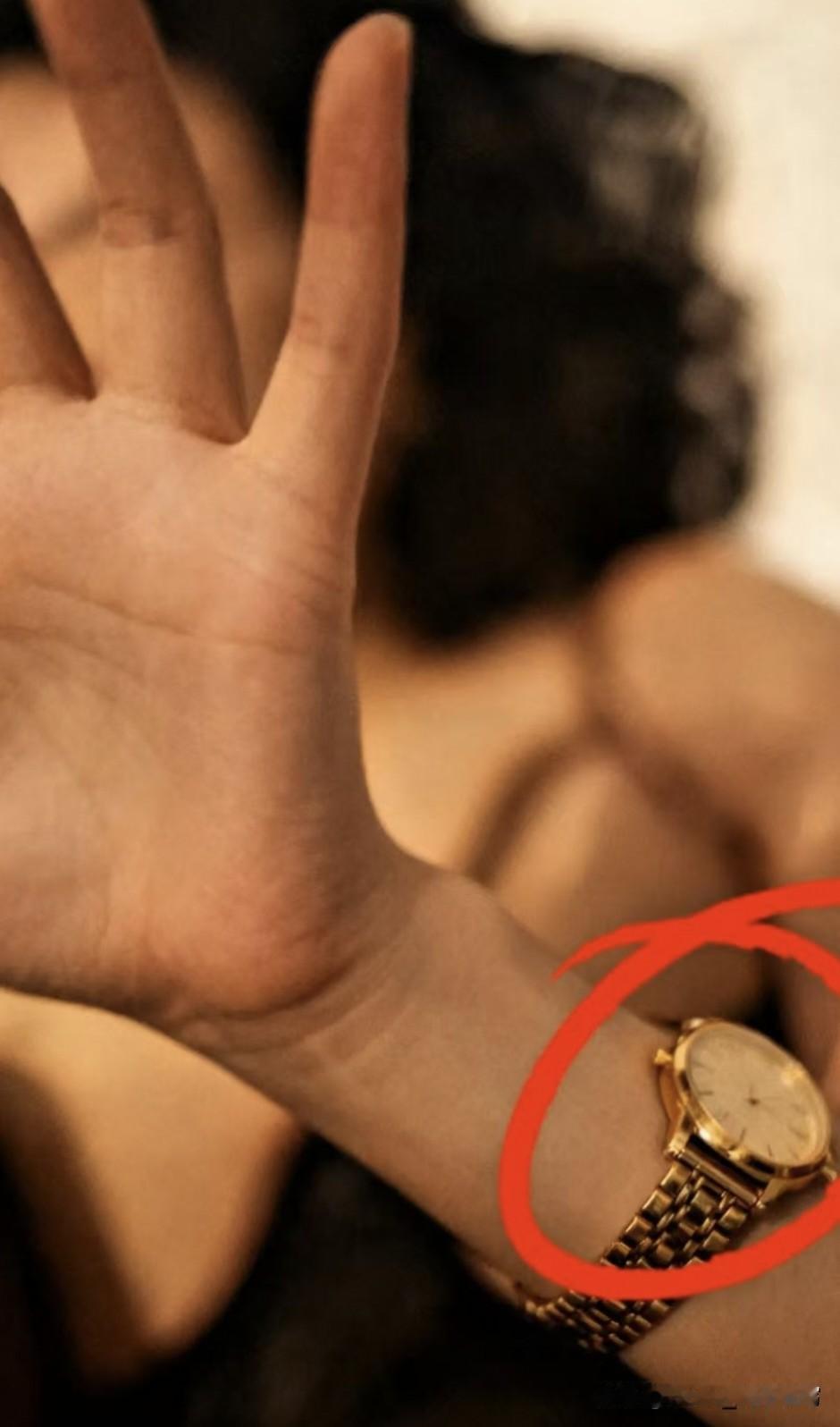 家人们，上海那个金店副店长的事真给我看愣了。她多拼啊，从最底层干起，带娃直播