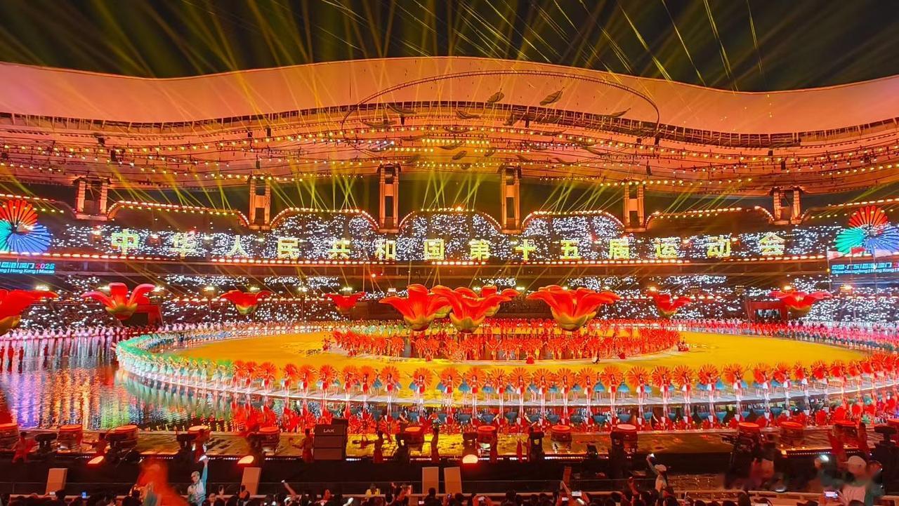 来一波十五运开幕式现场实拍图！！！2001年11月九运会在广州奥体中心开幕2