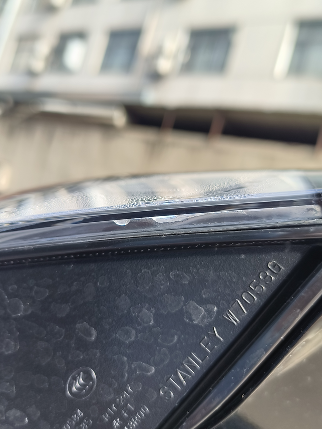 这就是质量新车三个月就这样了去4儿子店经常拍照4次，厂家就是不给我质保。投诉没