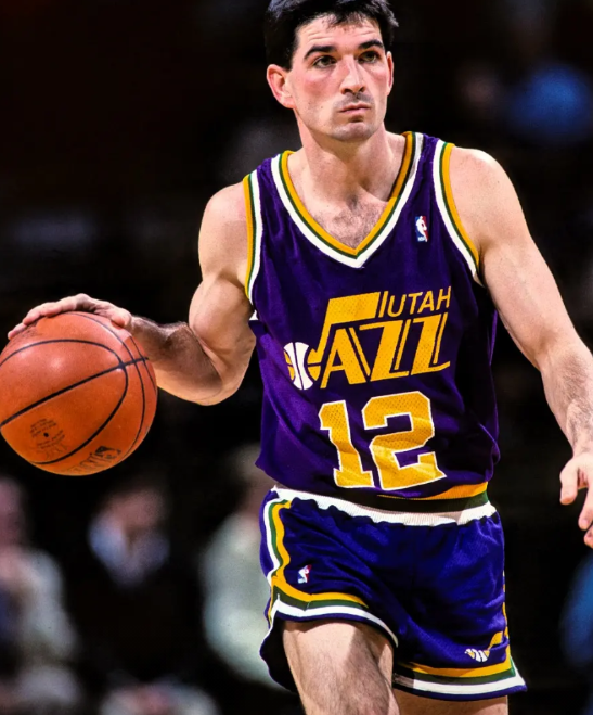 斯托克顿言之有理！NBA历史助攻王斯托克顿在一档播客节目中谈到金钱相关的问题