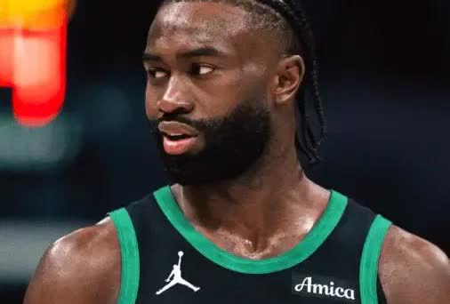 2016届NBA选秀球员目前为止常规赛总得分前十名：杰伦-布朗11431分（