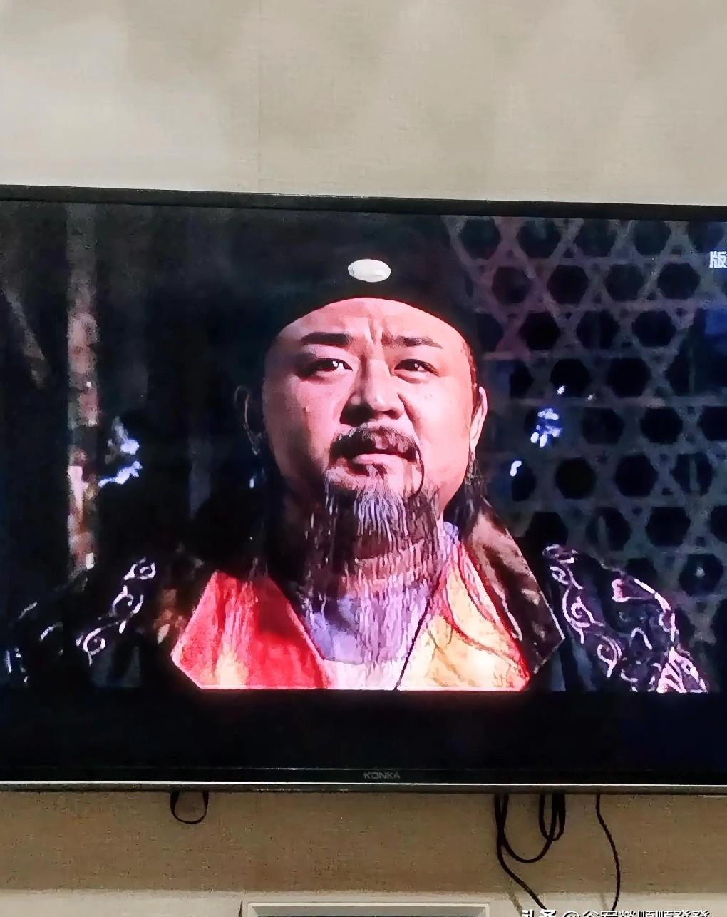 《神探狄仁杰》正批量干掉90%的新剧。后台数据跳出真相：今年寒假，无数人捏着筷