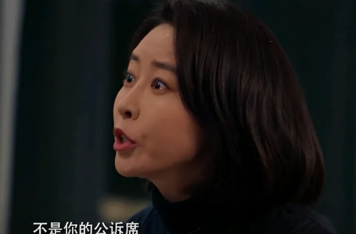 《以法之名》第21集预告，洪亮发现他参与办理的枪杀案判错了！柳韵最终还是接受了陈