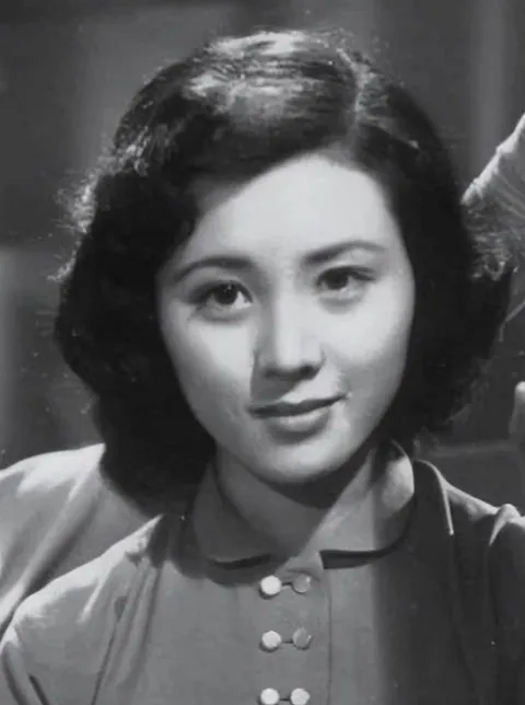 1942年，18岁的女游击队员张美智，不当众洗脚，睡觉不脱鞋。游击队队长甄凤山觉