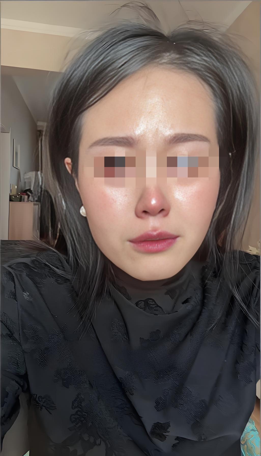 “摊上这样的儿媳真悲哀！”儿媳吵着要买新房，婆婆资助了她90万，结果公婆在新房睡