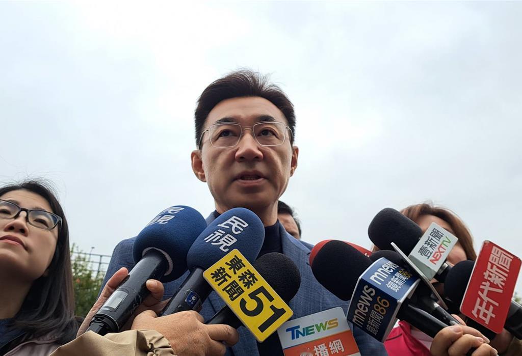 国民党台中市长“姐弟之争”，江启臣正面迎战，卢秀燕喊加油继国民党“立委”杨琼璎