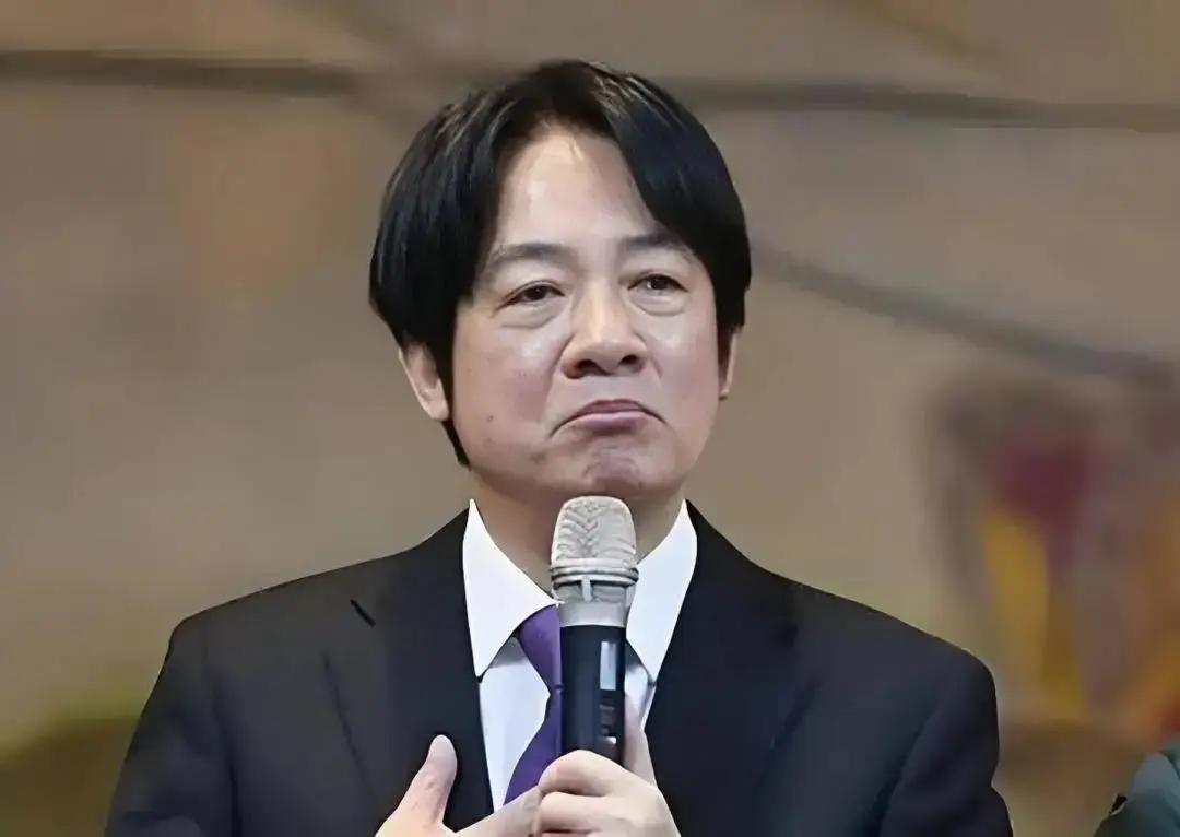 赖清德：送斯威士兰国王五头牛，送王母三头牛。不知道这八头牛，是不是跟赖清德一