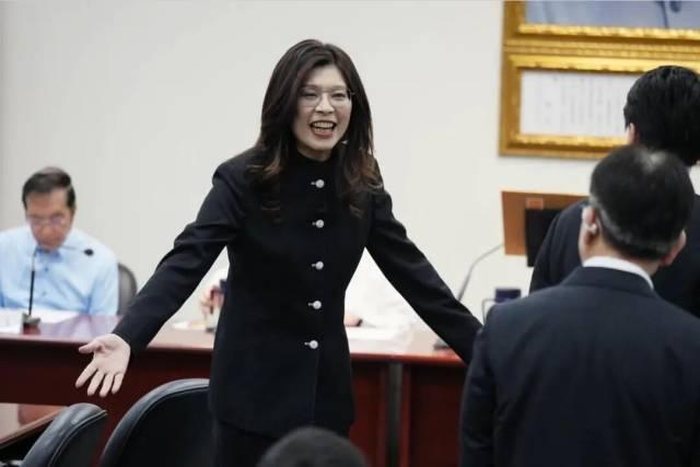 被逼问选不好要不要辞职？郑丽文回应很微妙，坦言两县市亮起红灯！