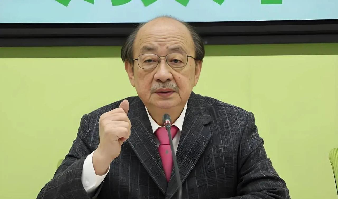 柯遭逼党内宫罗智强：雪崩时没有一片雪花是无辜的针对全台大罢免失败后，民进党团
