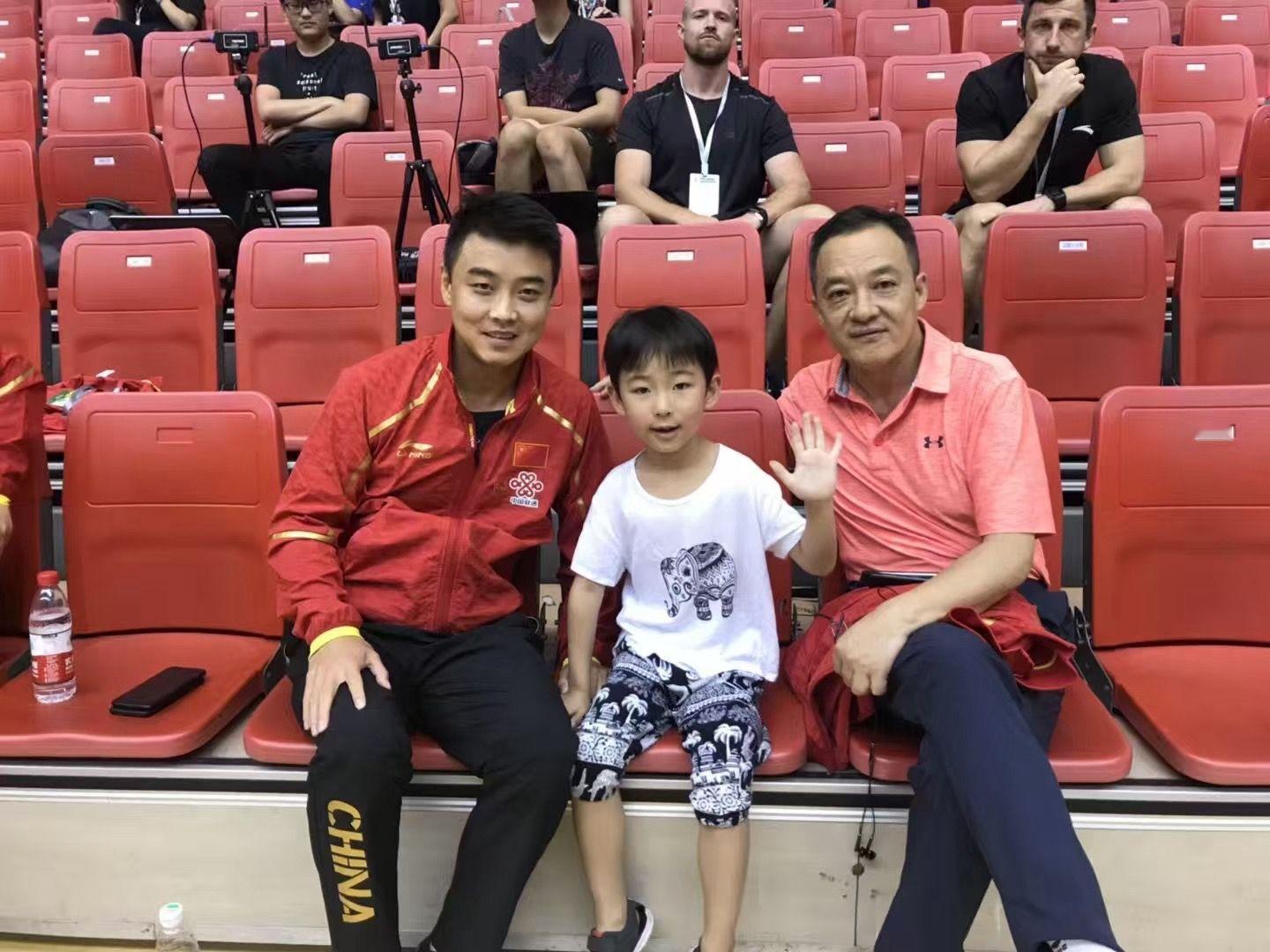 一些国乒合影，孙颖莎王楚钦也还是小孩模样时期