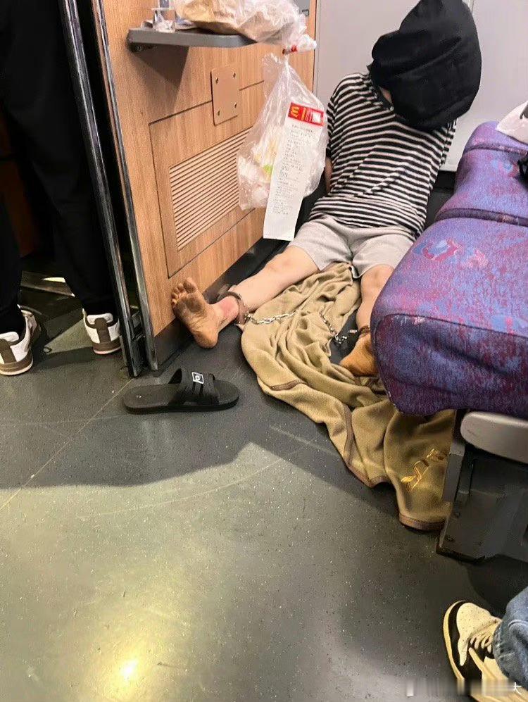 高铁上面看到的，什么情况？