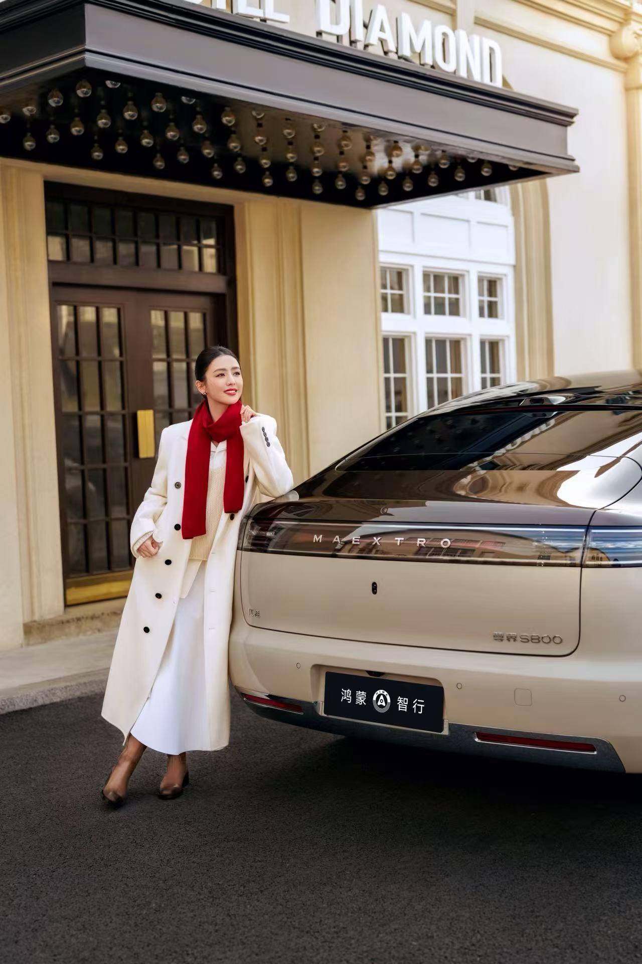 非遗不古板!佟丽娅把宫灯插花,搬进尊界S800的私密空间新春前夕,忙碌的排练也