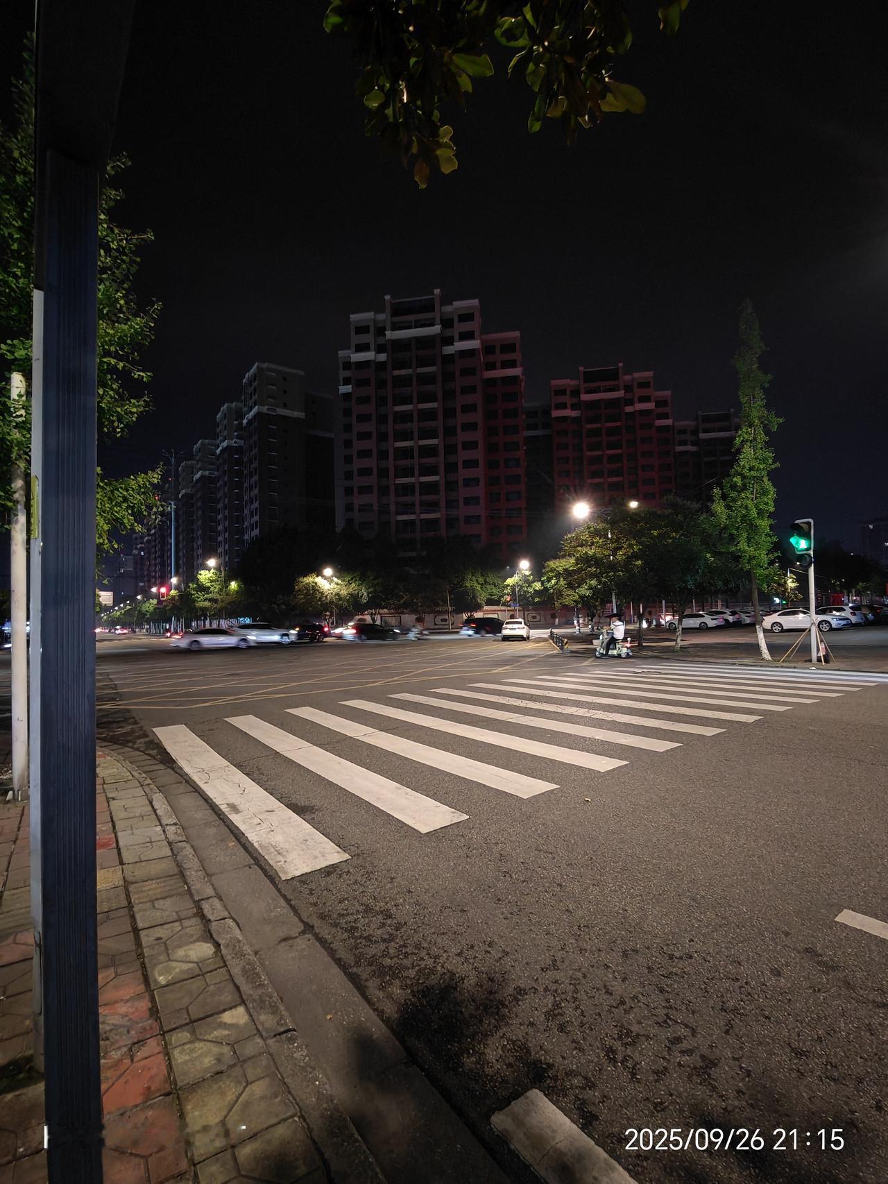 大量闲置房推动房地产市场，全国政协委员翟美卿有不少建议。比如以旧换新，地方政府可