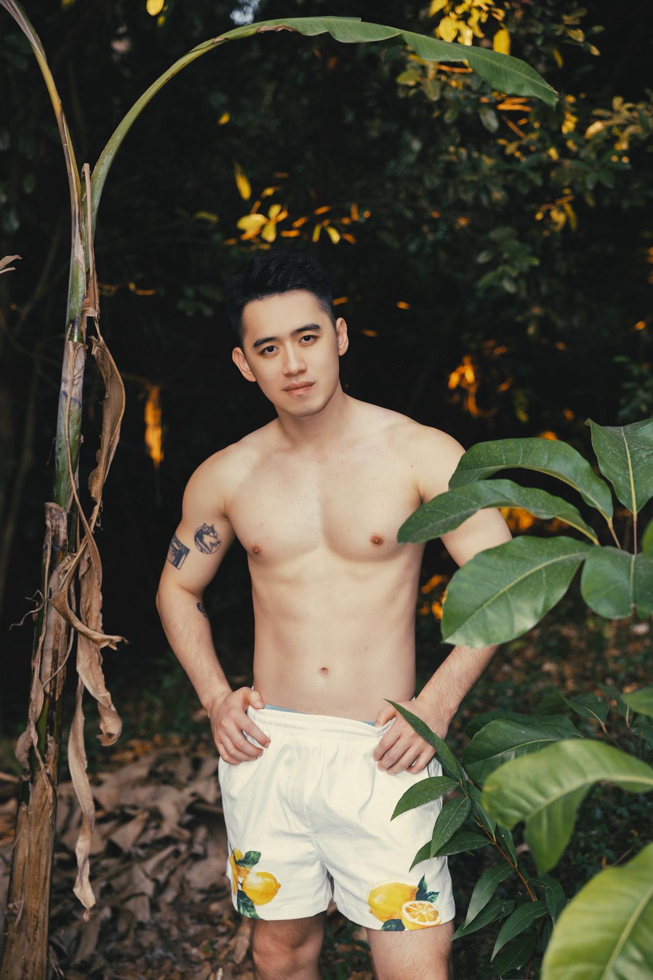 那一个午后深圳男生拍照腹肌