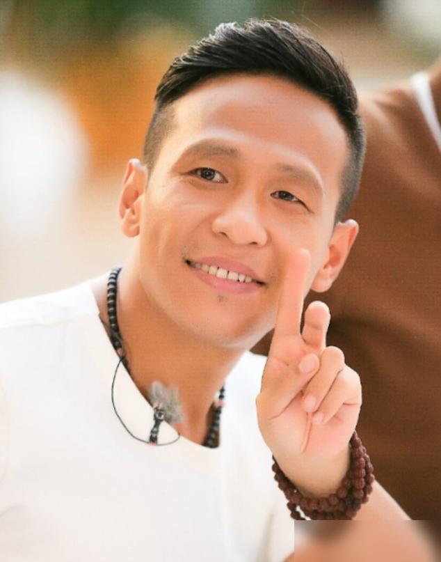 都以为宋小宝拍《发财日记》是为圆梦，我告诉你，那是一张他递给资本圈的血色投名状。